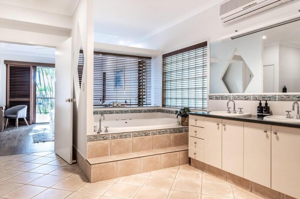 The Seahorse ~ Family & Pooch Friendly Home Vacation rental in Noosaville