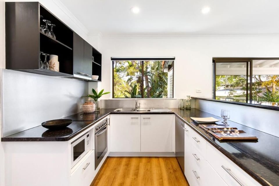 Little House on the Hill, Pet Friendly & New Pool Vacation rental in Noosa Heads