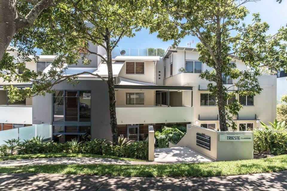 Heart of Sunshine, Spacious Apt with Pool & Garden Apartment in Noosa Heads
