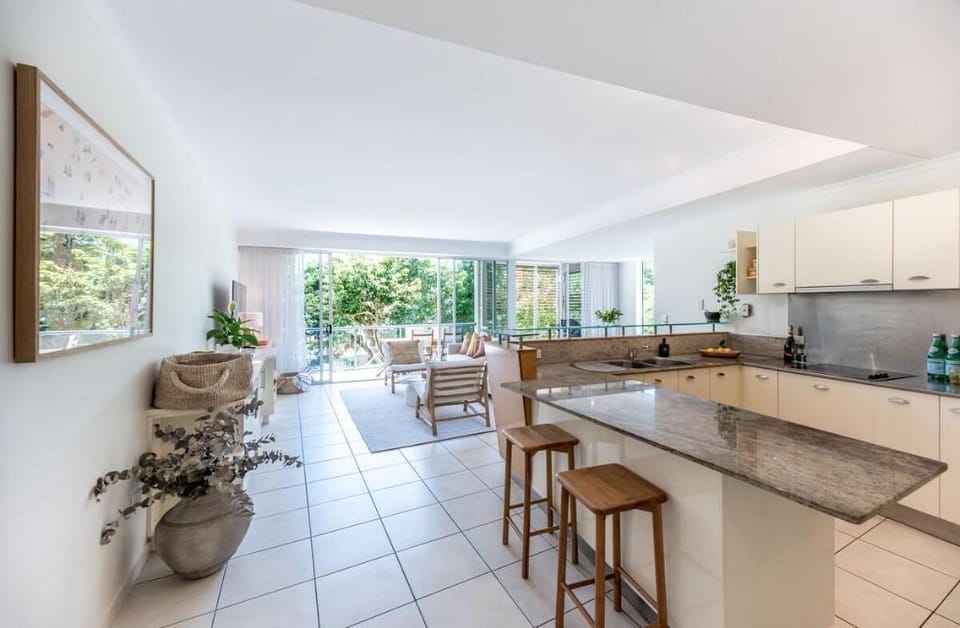 Heart of Sunshine, Spacious Apt with Pool & Garden Apartment in Noosa Heads