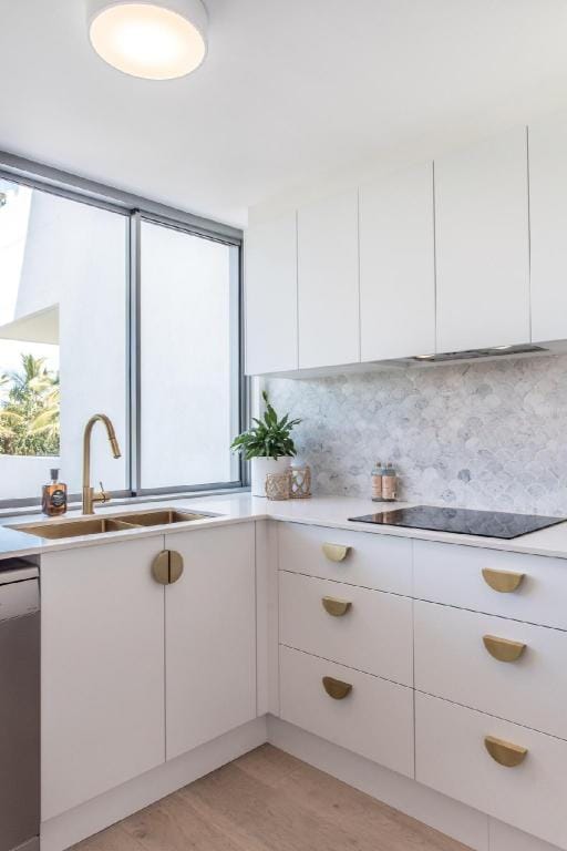 'Sunrise Central', Pool, Views & 1 Min to Beach Apartment in Sunrise Beach