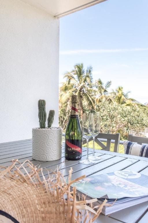 'Sunrise Central', Pool, Views & 1 Min to Beach Apartment in Sunrise Beach