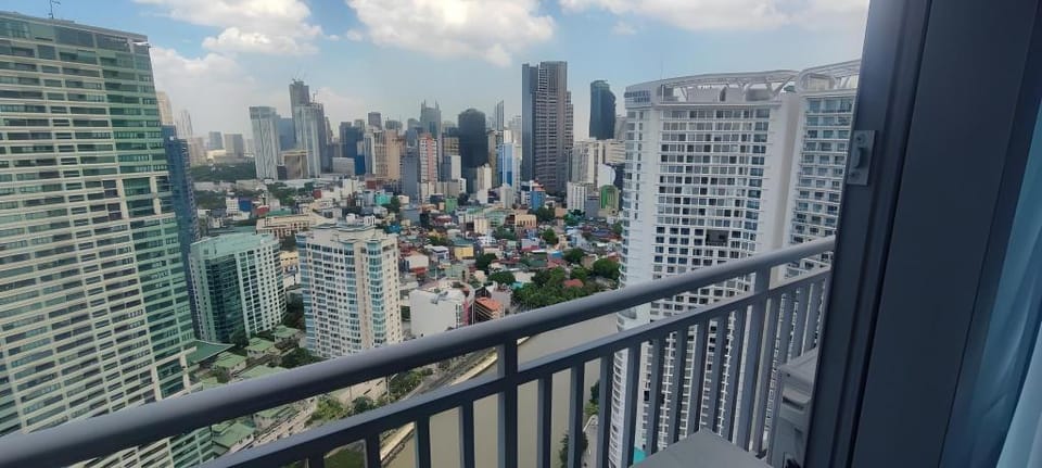 Aveline Suites Skyscraper/Makati/pool/ Philippines Apartment in Mandaluyong