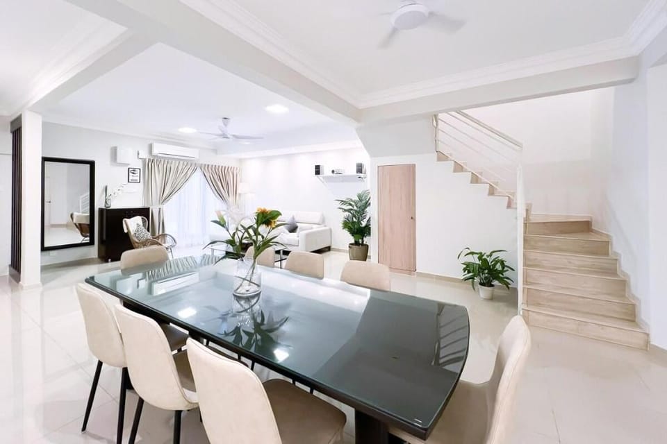 2Storey -Puchong Jaya-4Bedrooms-3Bathrooms - 10PAX Vacation rental in Subang Jaya