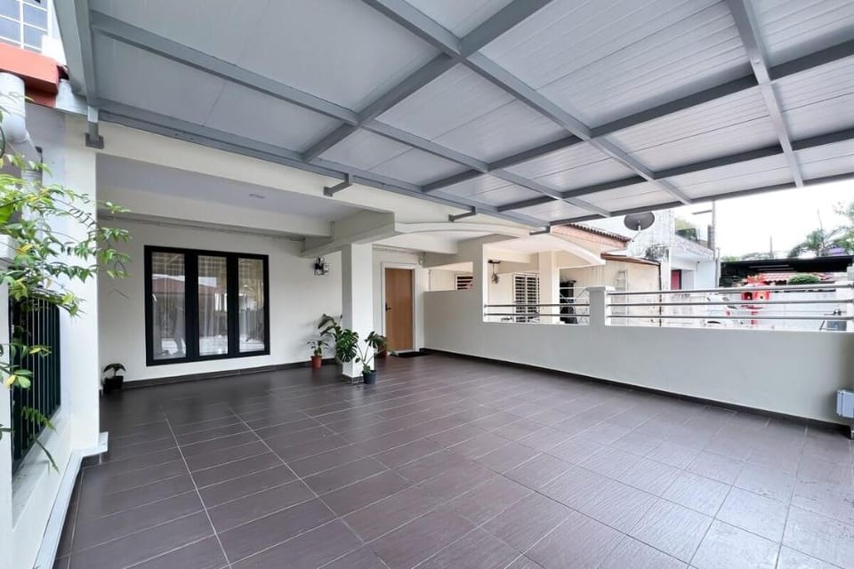 2Storey -Puchong Jaya-4Bedrooms-3Bathrooms - 10PAX Vacation rental in Subang Jaya