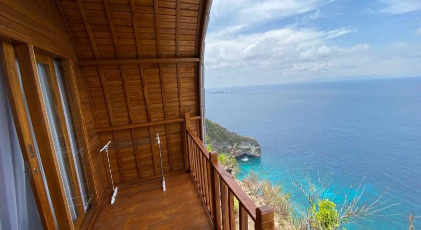 Suwehan Beach Cliff House Hotel in Nusapenida