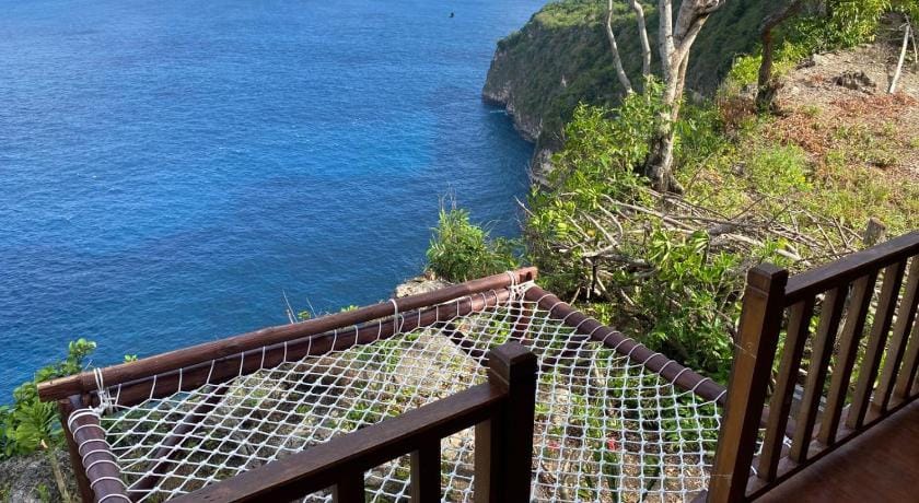 Suwehan Beach Cliff House Hotel in Nusapenida