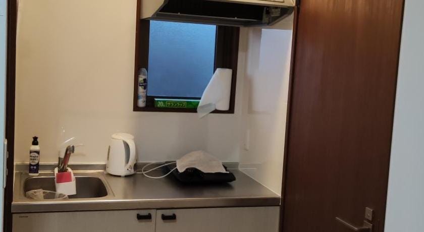 シェアハウスの和室7畳or洋室 24時間スーパー徒歩5分 共同ワークスペース有 Bed and Breakfast in Gifu, Japan