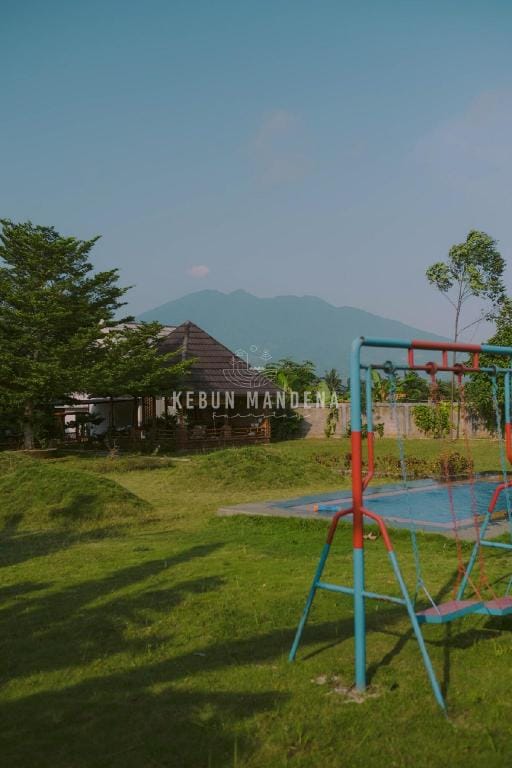 Kebun mandena farmstay Villa in West Java