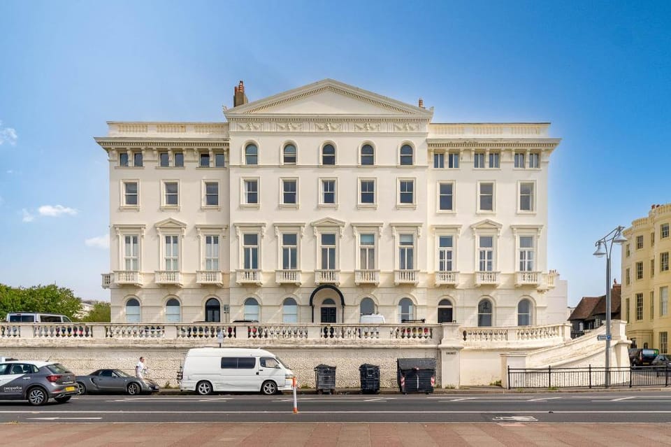 Upper Rock Brighton – Apartments Apartment in Brighton