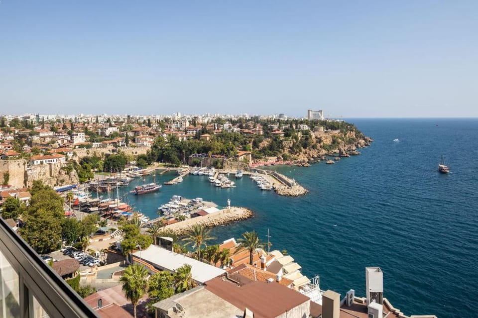 Blue-Horizon Family Vacation Rental Apartment in Antalya