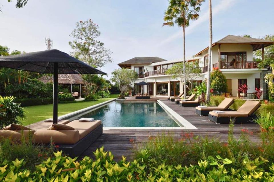 Acacia Garden view 6 BR Private Villa  ZN68A Villa in Kuta Selatan
