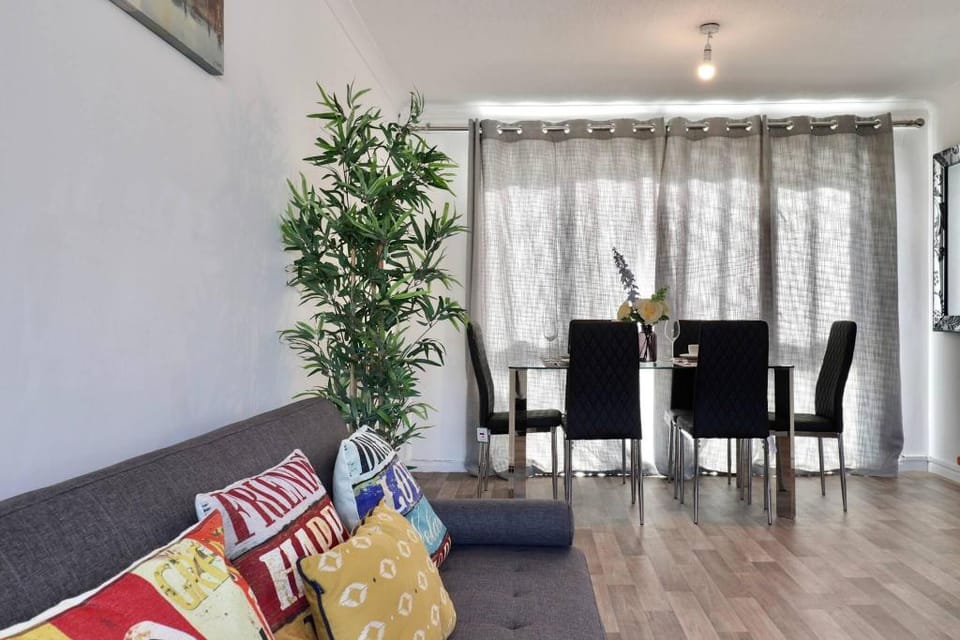 Skyvillion - Valley Way - 3bed House In Stevenage Apartment in Stevenage