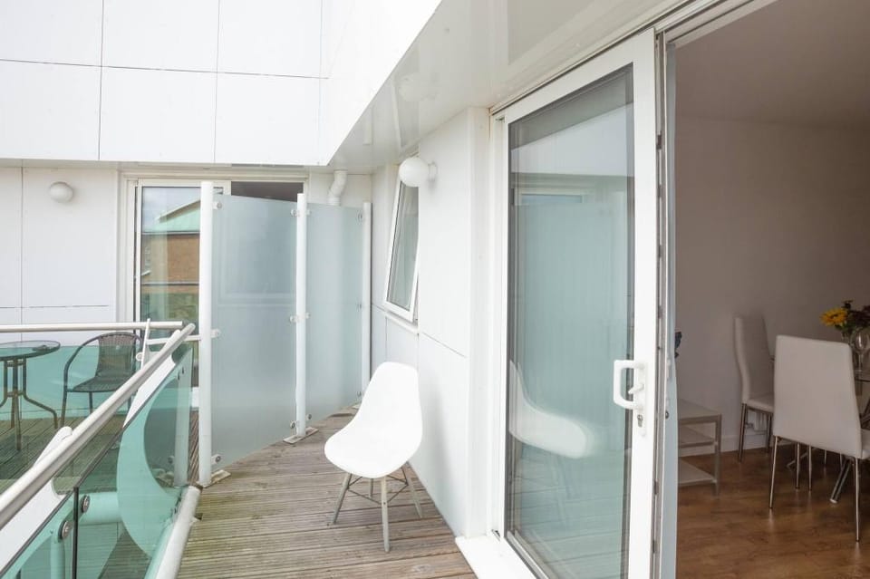 Skyvillion - Tower Point Enfield 1bed Wbalcony Apartment in Enfield