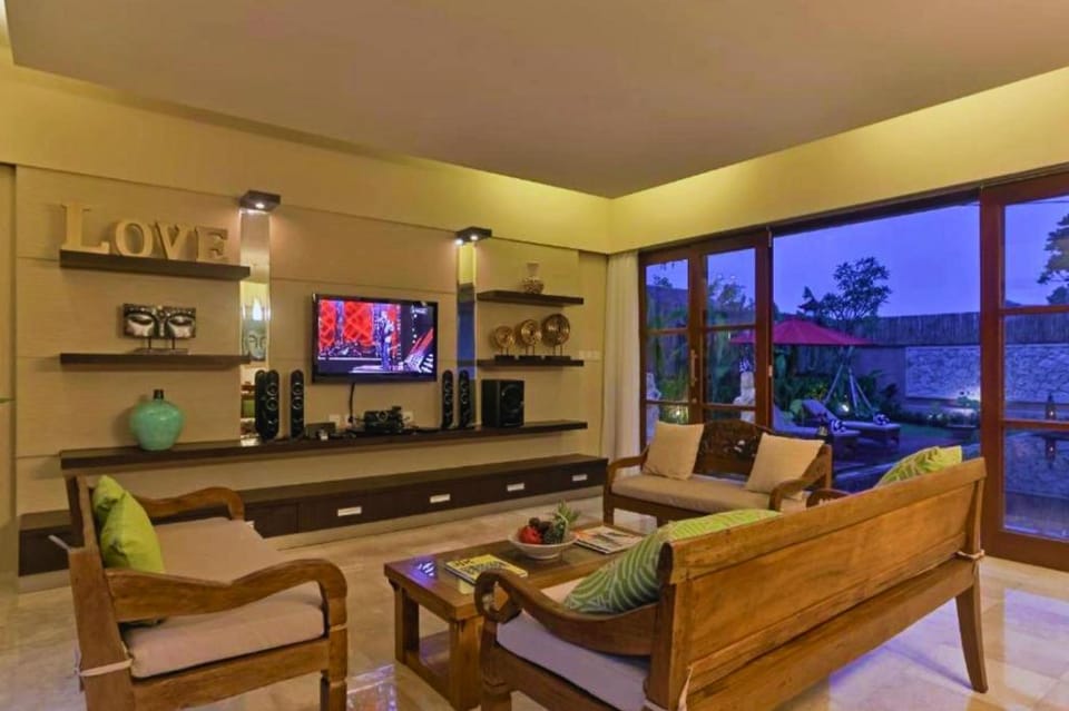 Red Rock Wall 3 BR With Private Pool Villa NE52 Villa in North Kuta