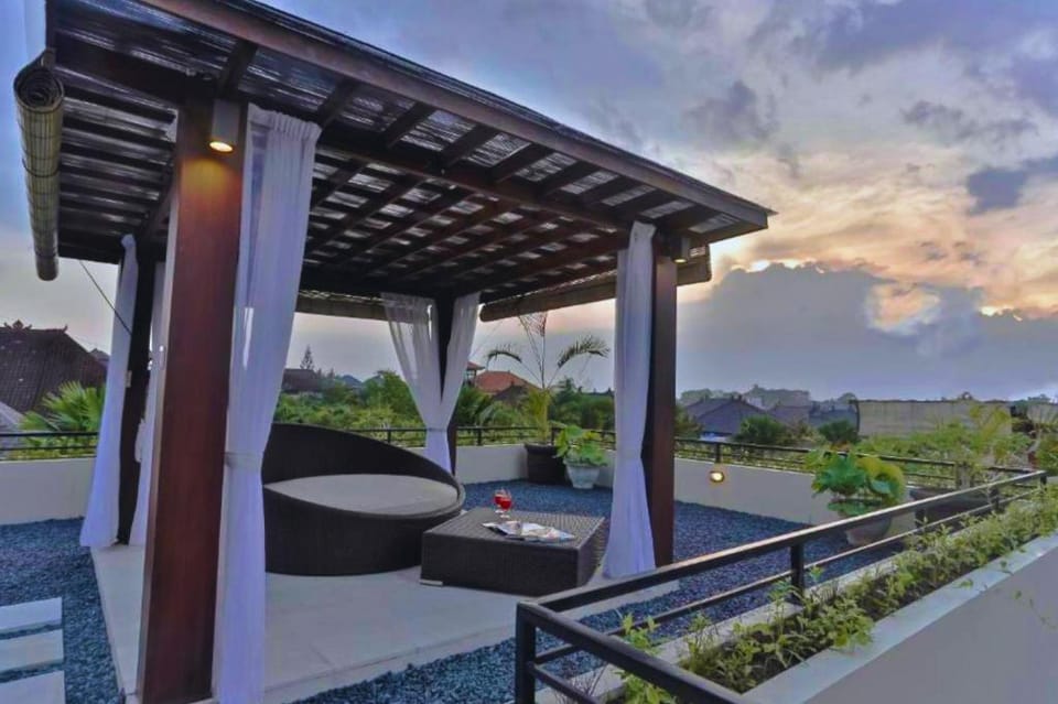 Red Rock Wall 3 BR With Private Pool Villa NE52 Villa in North Kuta