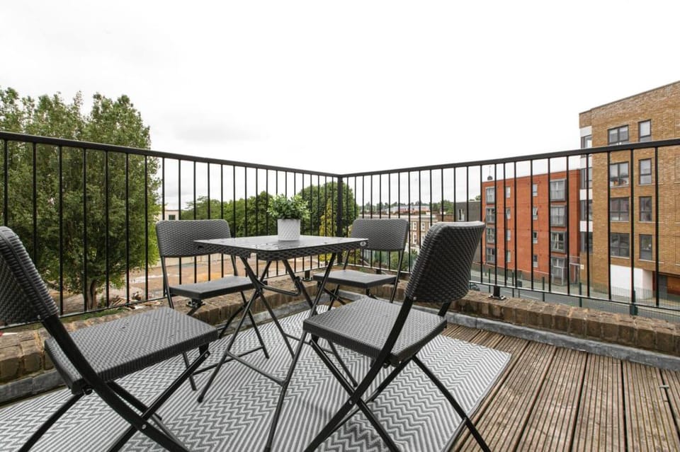 Skyvillion - Central Ldn 3bed Flat Ladbroke Grove Apartment in City of Westminster
