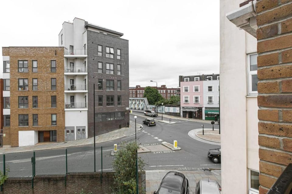 Skyvillion - Central Ldn 3bed Flat Ladbroke Grove Apartment in City of Westminster