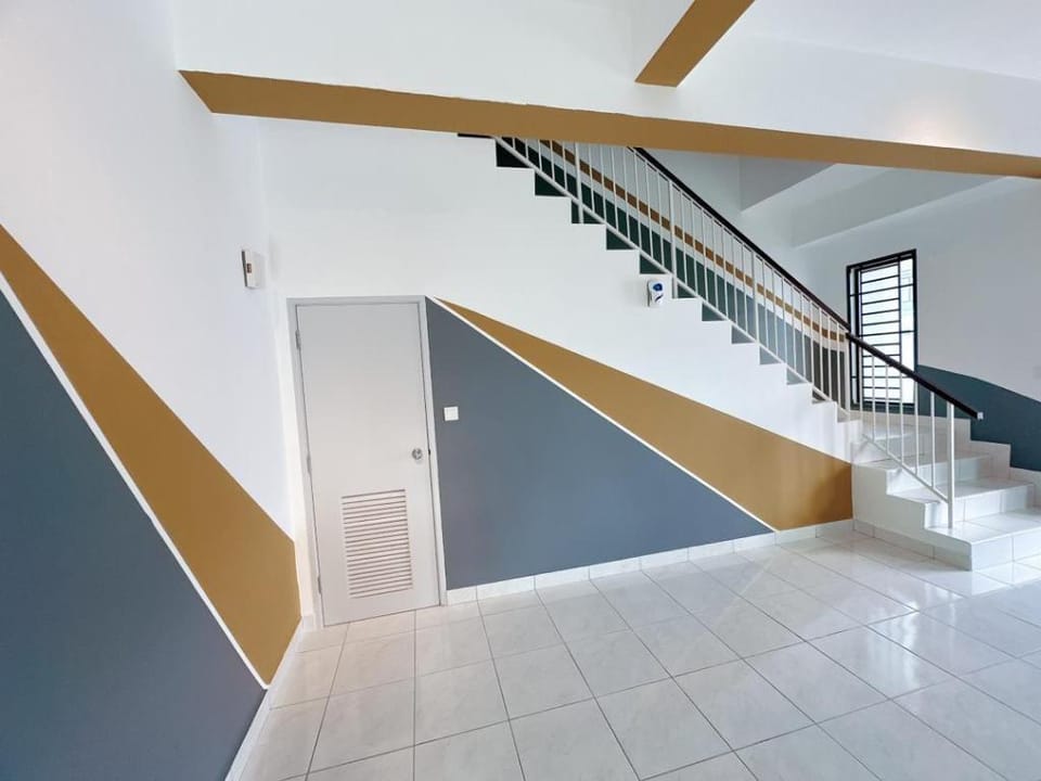 A13 FamilyStay Nasa City Dato Onn CIQ Kempas 15Pax Vacation rental in Johor Bahru