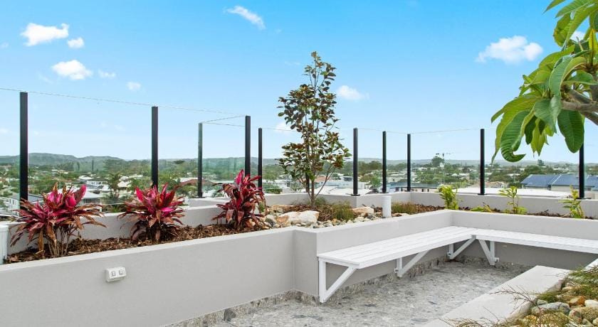 Amazing 2 Bedroom Apartment - Beach 250m Apartment in Gold Coast