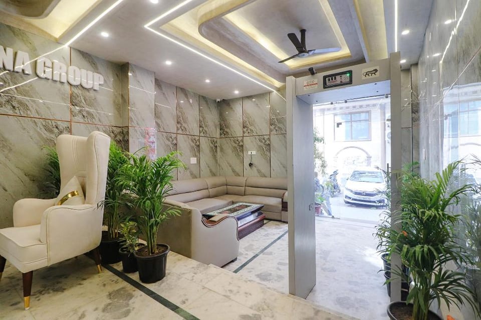 Via Rainbow Villa Hotel in New Delhi