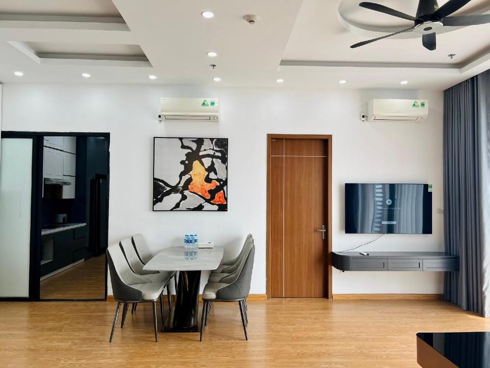 Căn hộ 4 ngủ SkyLake Apartment in Laos