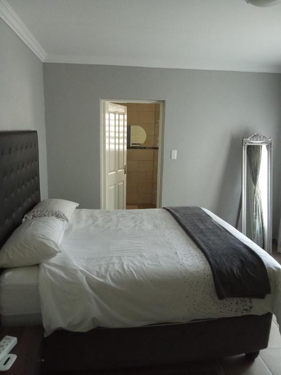 Poolside Haven Vacation rental in Sandton