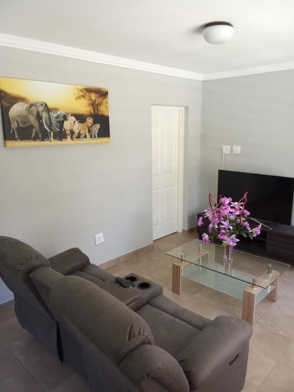 Poolside Haven Vacation rental in Sandton