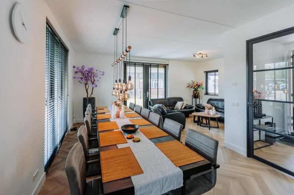 Luxurious Villa Park Amsterdam at Sloterweg 779 Vacation rental in Amsterdam