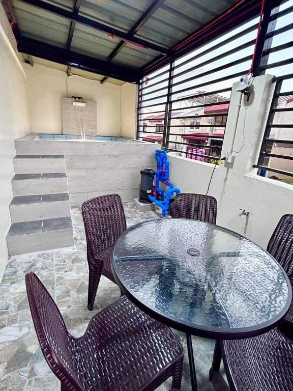 RM Deca Villa Vacation rental in Angeles