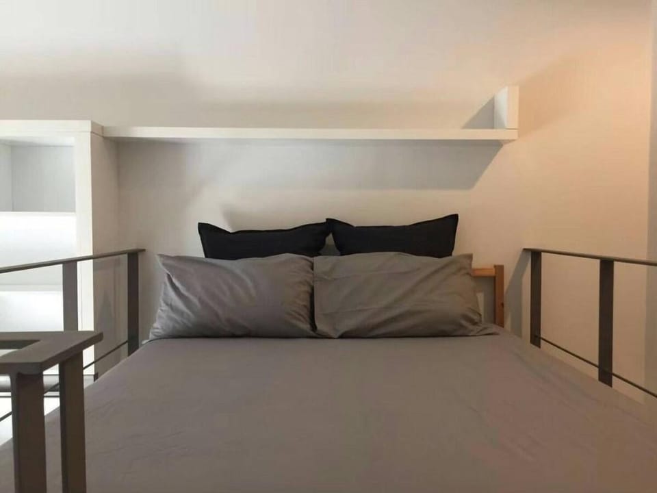 Upscale loft 3 mins to BTS Thonglo Apartment in Bangkok
