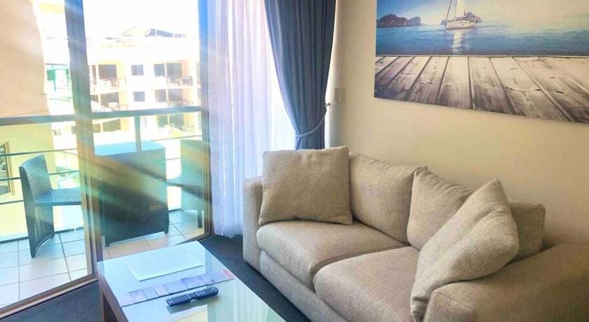 Beach Apartment + the facilities you need-Landmark Apartment in Sunshine Coast