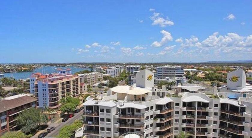 Beach Apartment + the facilities you need-Landmark Apartment in Sunshine Coast