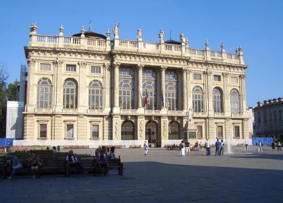 Nonpertutti Piazza Castello Senior and families Top Apartment in Turin
