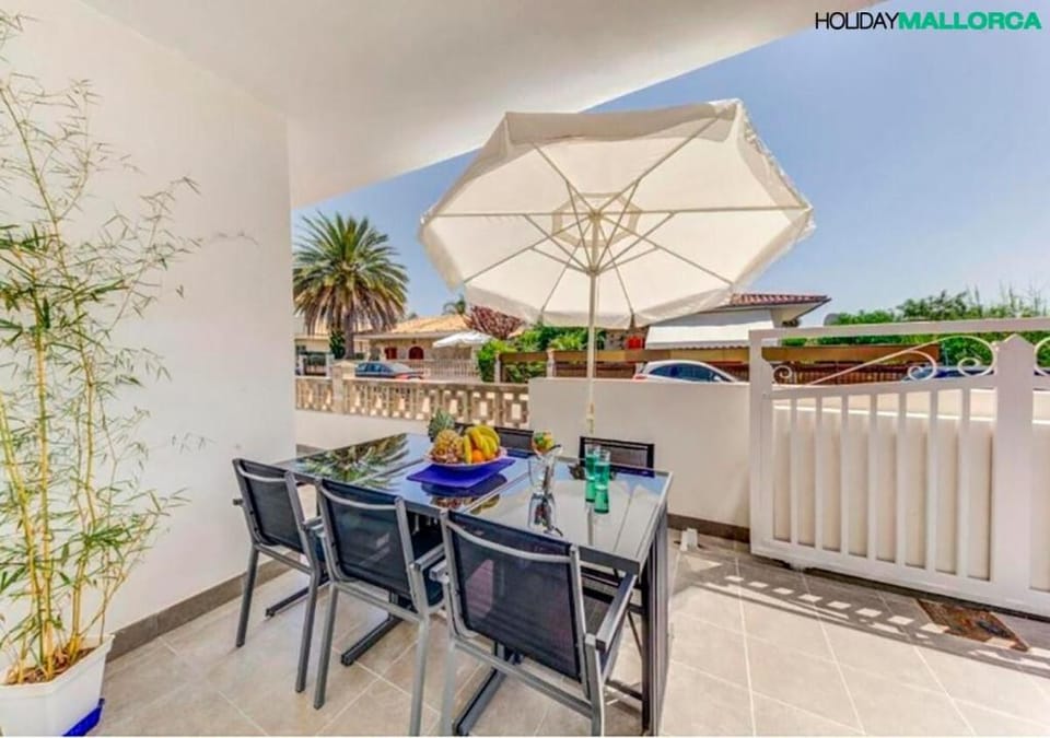 Lakeside Plaza - 2 min away from Alcúdia Beach Villa in Raiguer