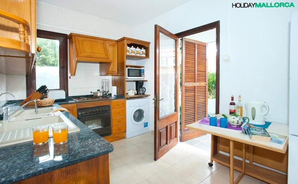Eternal Sunshine Villa | holidaymallorca.es Villa in Raiguer