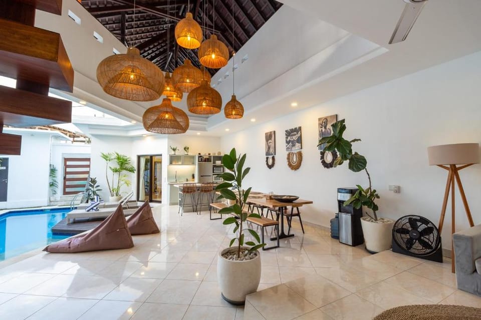 Canggu villa near Cafè Del Mar 5-min-walk to beach Vacation rental in North Kuta