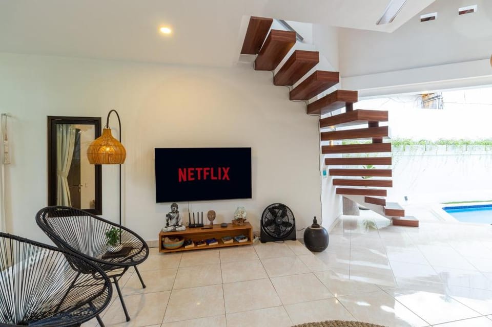 Canggu villa near Cafè Del Mar 5-min-walk to beach Vacation rental in North Kuta