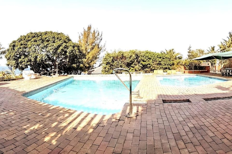 Walk to beach Umdloti Resort 704 Vacation rental in KwaZulu-Natal