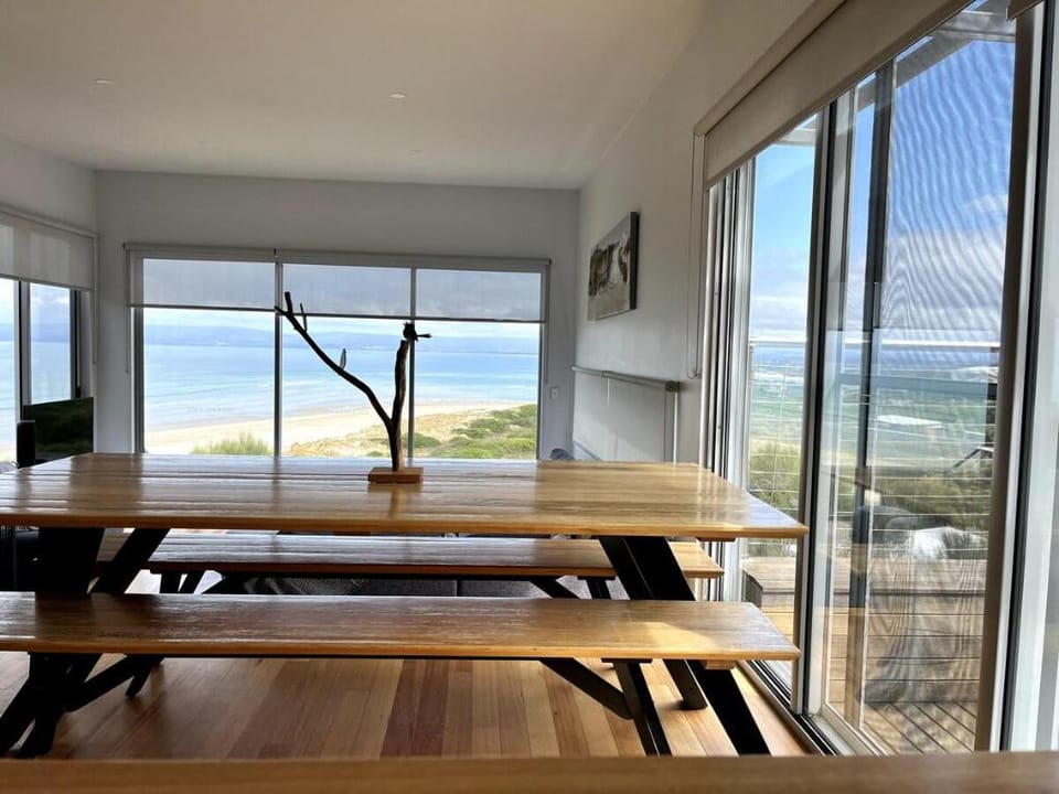 Three Little Birds at Freycinet Ocean Beach Views Vacation rental in Tasmania