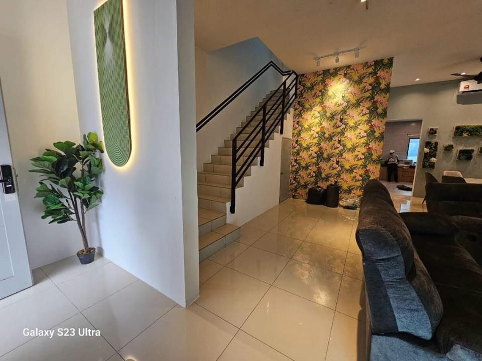 Damai Stay @ Ipoh (16 - 20 Pax) Vacation rental in Perak
