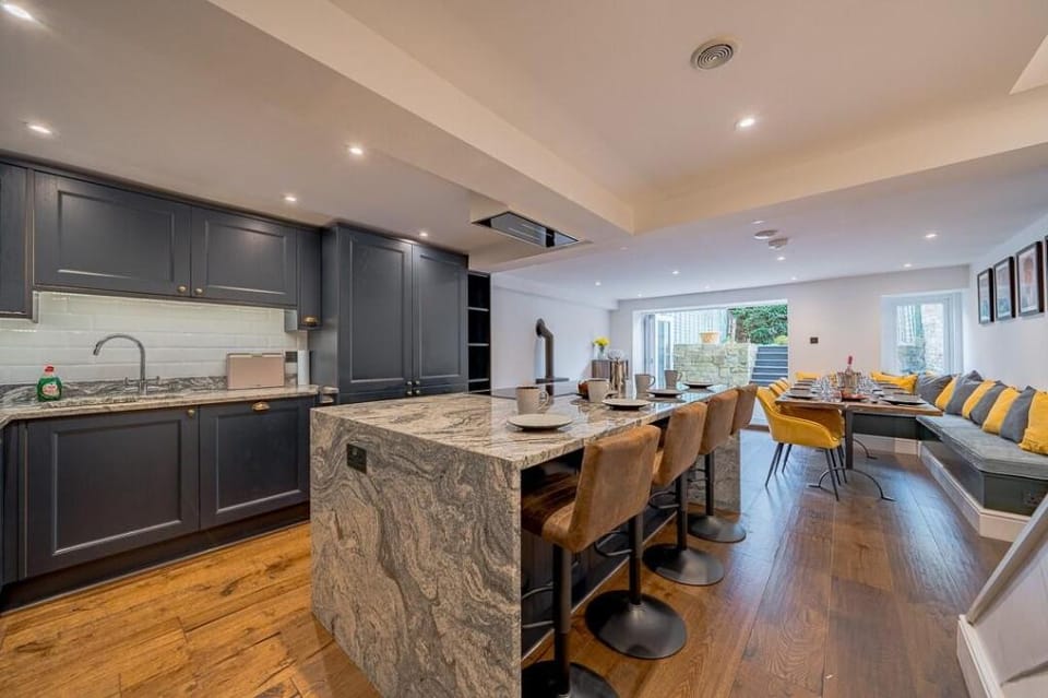Stunning Bath HOME | Family & Large Group Stays Vacation rental in Bath