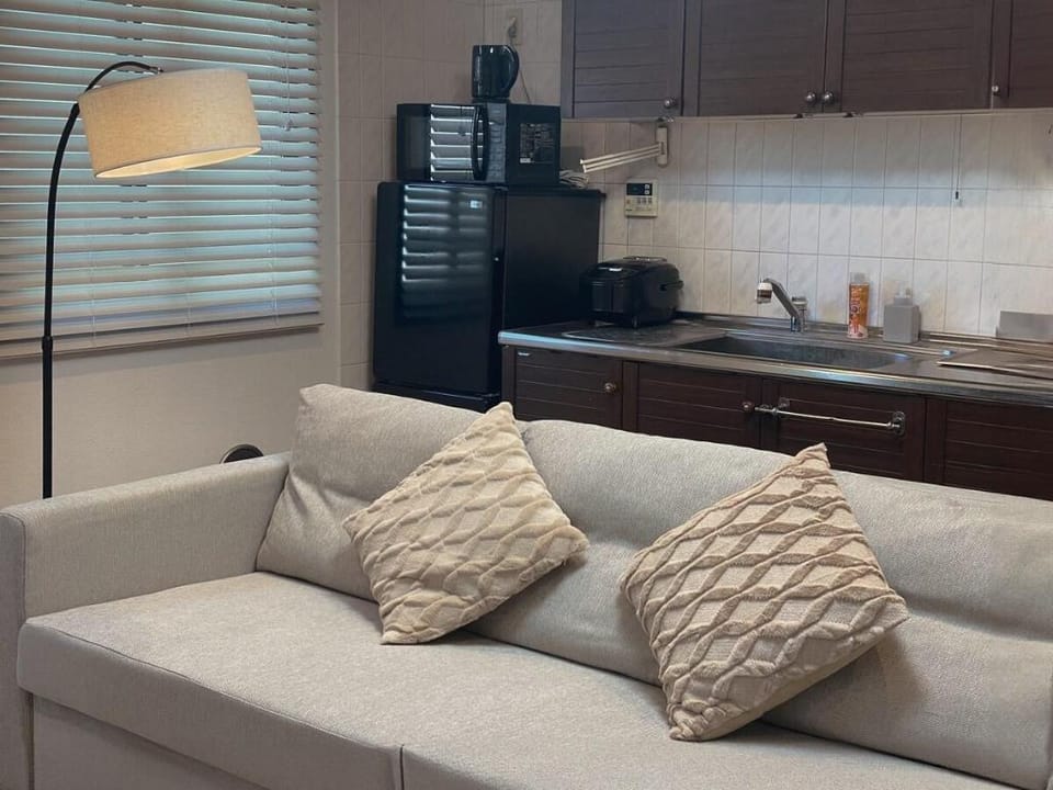 supermarket 30sec.3BR/1BA with kichen & living.   Apartment in Japan