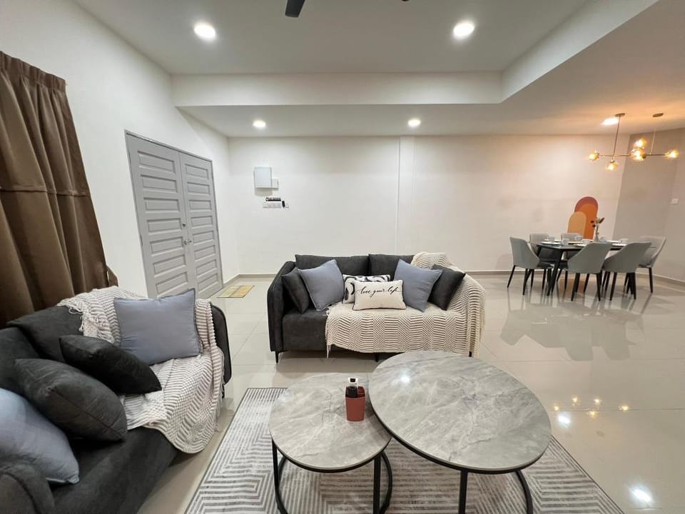 FunkyVila4 14Pax 4BR Near188Tower, ArtStreet, HTTA Apartment in Pahang, Malaysia