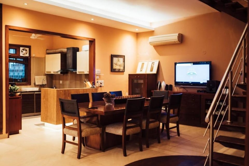 Ambaram 4BR Villa with Large Lawn, a Jumbo Jacuzzi Villa in Himachal Pradesh