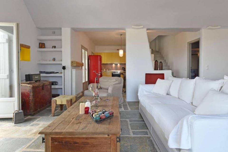 Aesthesis Villa - Naousa- 6pl - Amazing View Villa in Paros, Greece