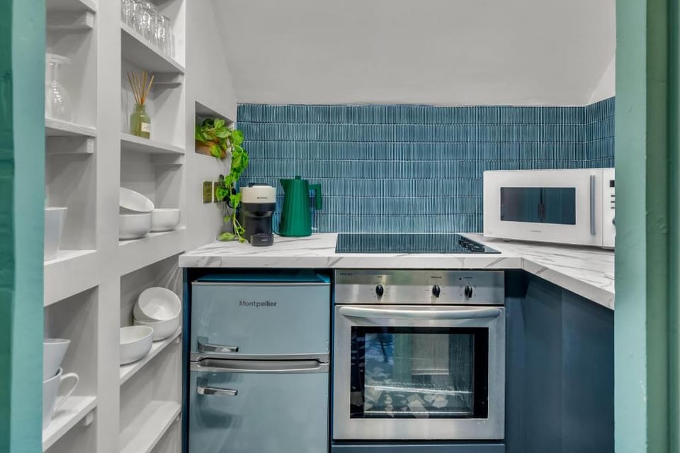 KensingtonApartments-one bed room lower ground Apartment in City of Westminster