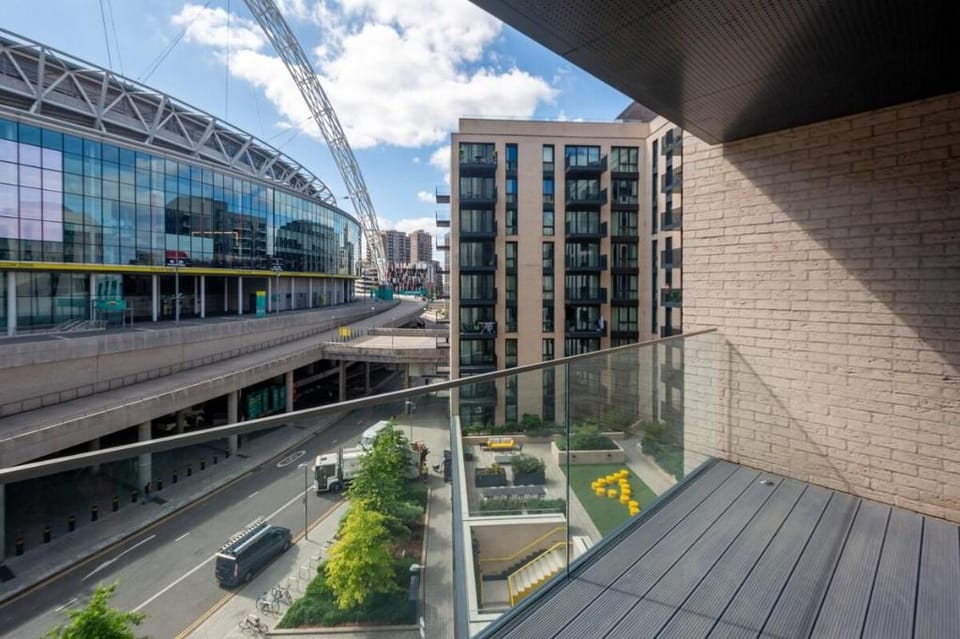 Two Bedroom apartment with balcony in Wembley Apartment in Wembley