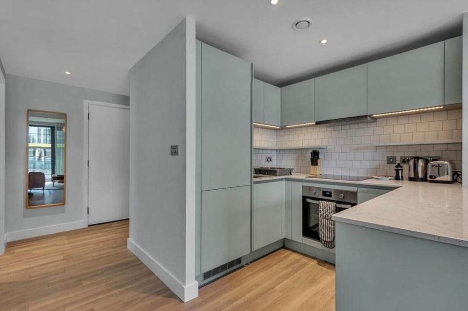 Two Bedroom apartment with balcony in Wembley Apartment in Wembley