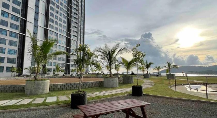 CASA ABODE- Jesselton Quay (Sea View) Apartment in Kota Kinabalu